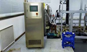 Closed Refrigeration and Heating Cycle Device